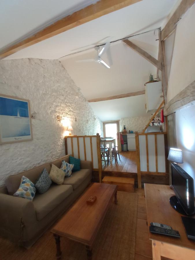 Ferienwohnung Ecurie Le Buguet Saint-Antoine-Cumond Exterior foto