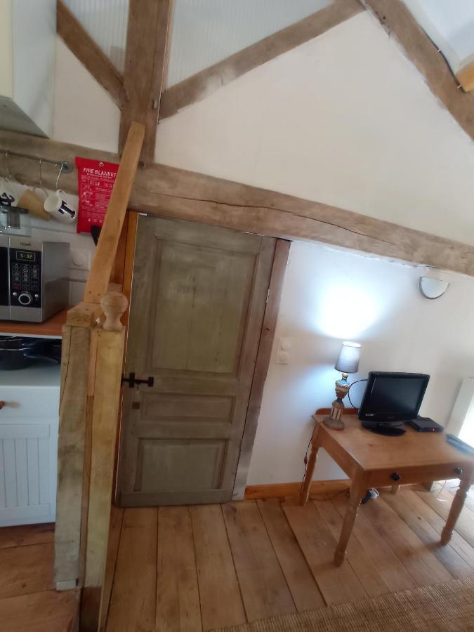 Ferienwohnung Ecurie Le Buguet Saint-Antoine-Cumond Exterior foto